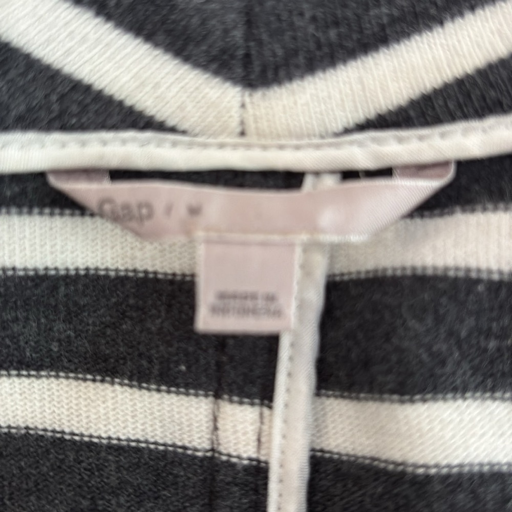 GAP Sweatshirt Jacket - Picture 7 of 7